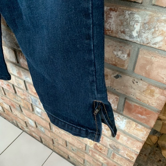 Thyme Maternity Capris - Dark Wash Jeans - Sz Med - Picture 7 of 8